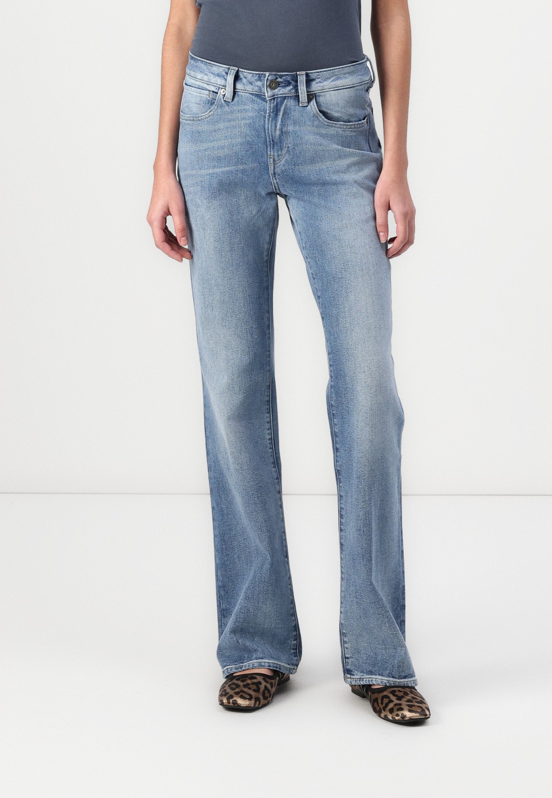 G-STAR Flared Jeans Media 3