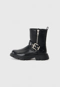 Schwarze Leder-Ankle-Boots mit runder Zehenform, seitlichem Reißverschluss und dekorativem Schnallenriemen. Verfügt über eine dicke, strukturierte Sohle für besseren Halt.