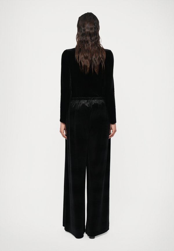 Norma Kamali PLEATED PANT