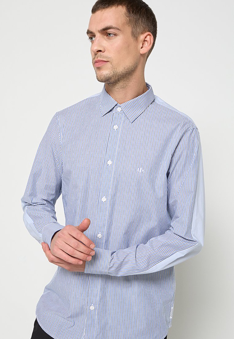 REGULAR FIT Media 5