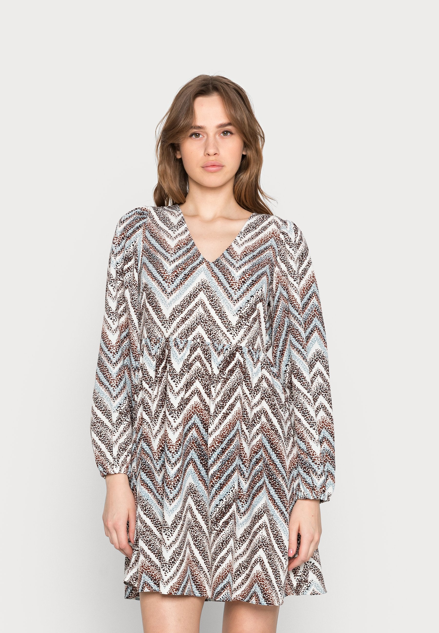 ONLY ONLMIA LIFE V NECK DRESS