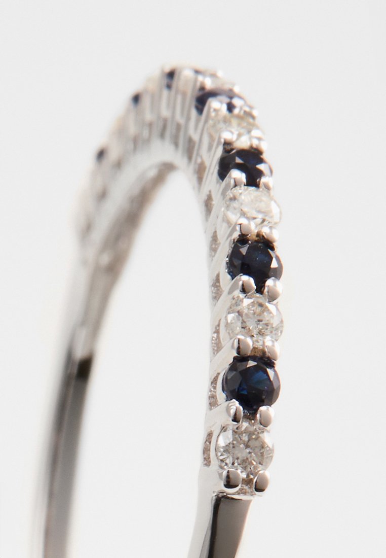 Le Diamantaire 0.11 CT DIAMOND
