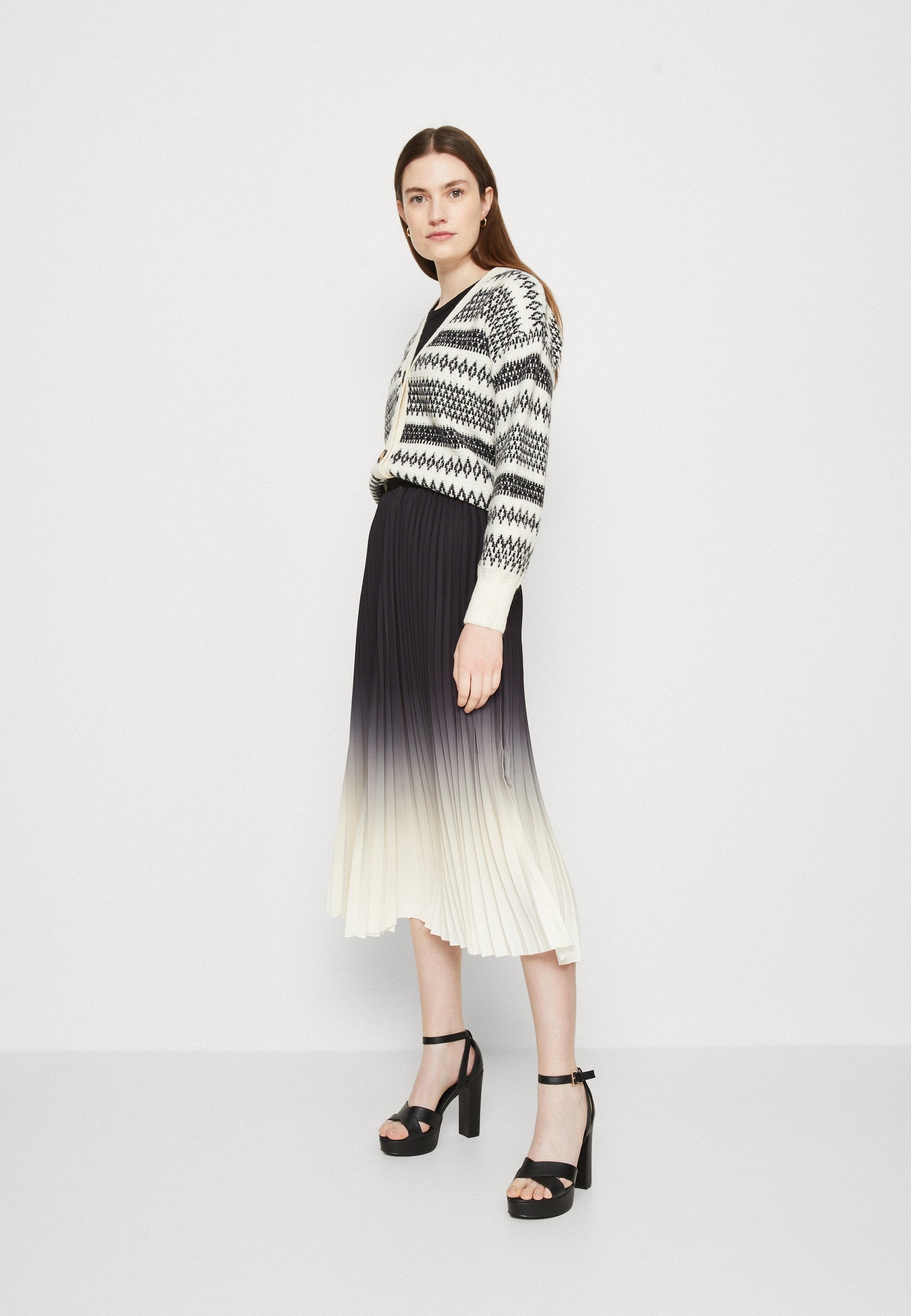 Marks & Spencer FAIRISLE CARDI