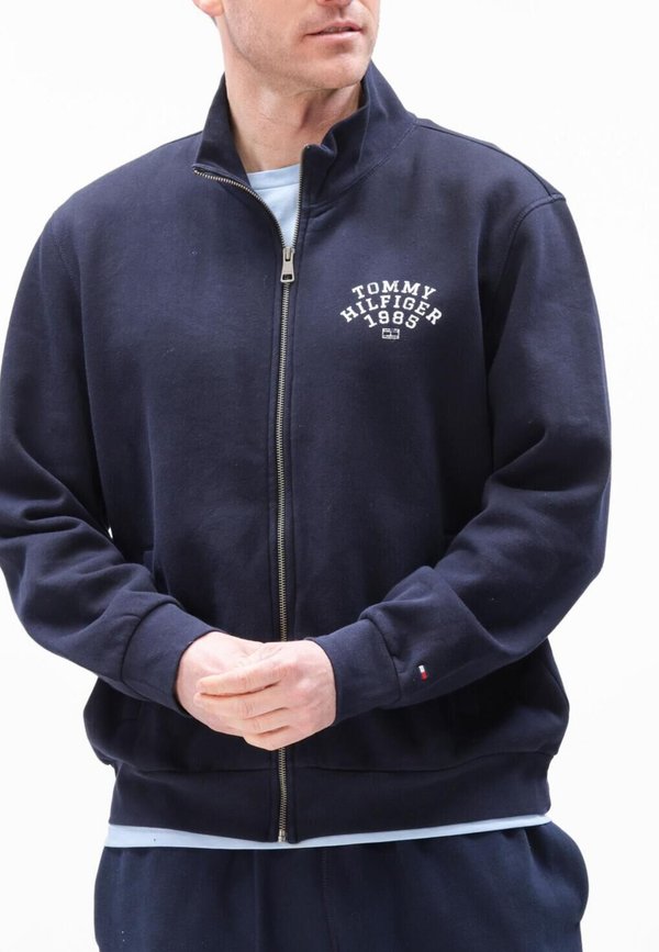 Tommy Hilfiger ARCH STAND COLLAR - Zip-up sweatshirt - dw desert sky