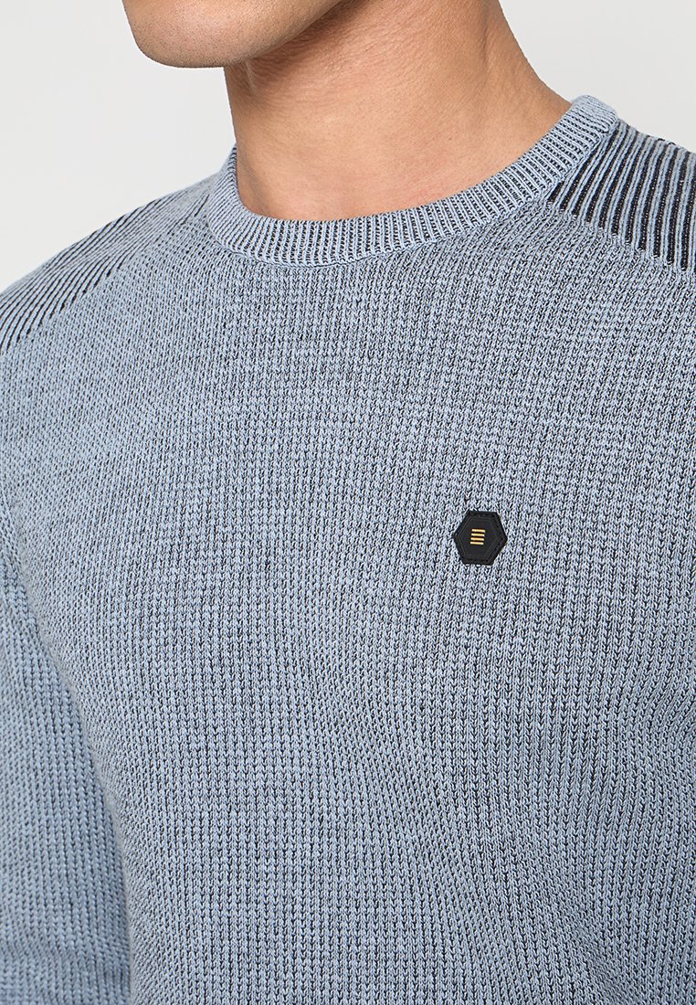 CREWNECK PLATED STRUCTURE  Media 3
