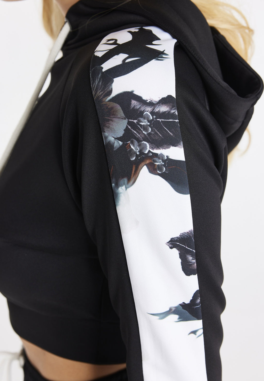 SIKSILK CROPPED TRACK TOP