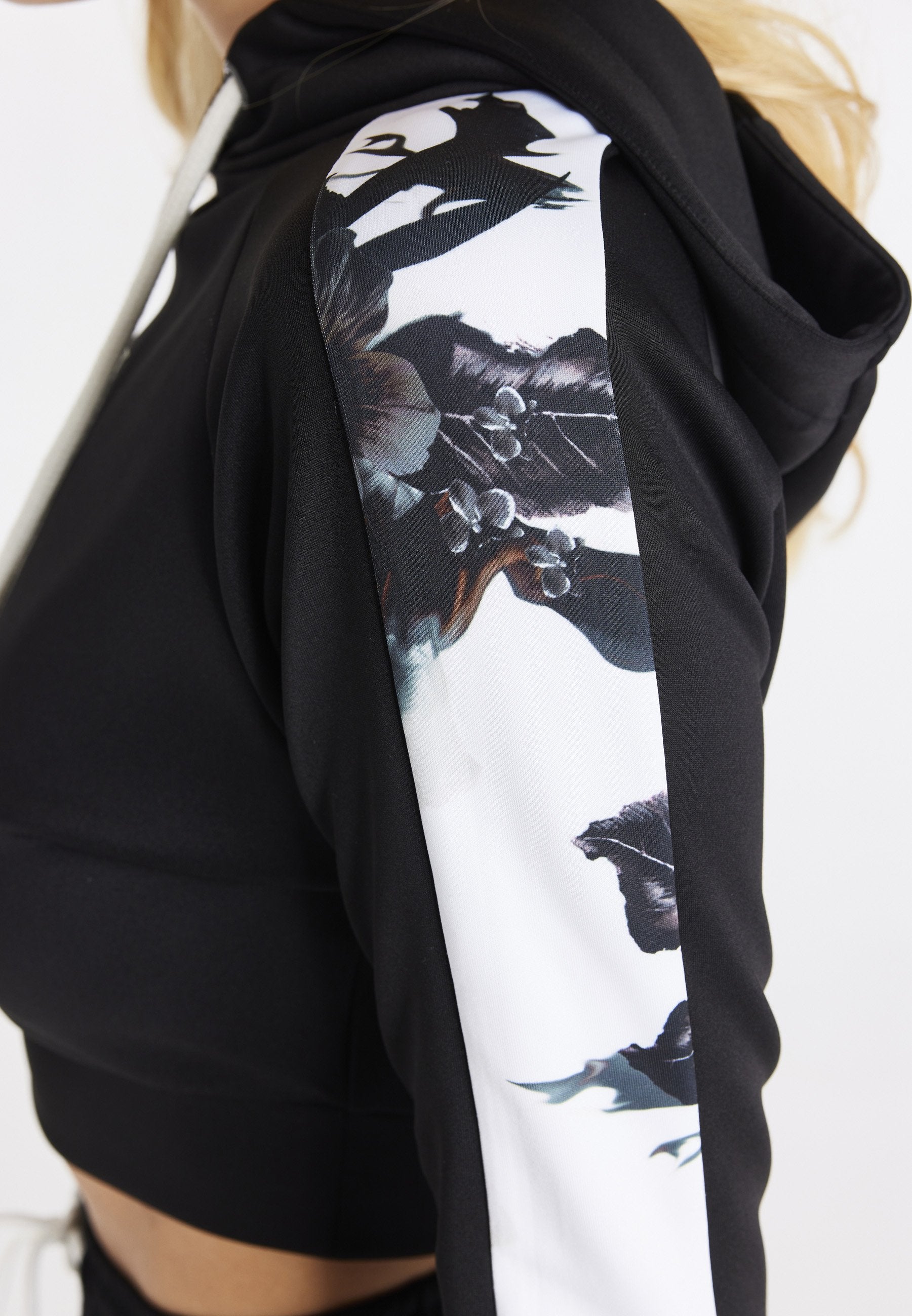 SIKSILK CROPPED TRACK TOP