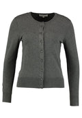Grauer Cardigan aus weichem Strickmaterial, mit rundem Ausschnitt, langen Ärmeln und einer Knopfleiste auf der Vorderseite.