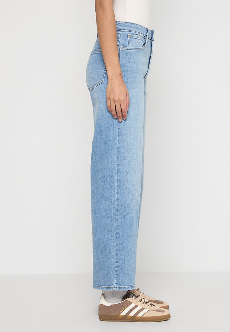 Wide-fit ONLJUDITH High waist Wide Leg Fit Media 2