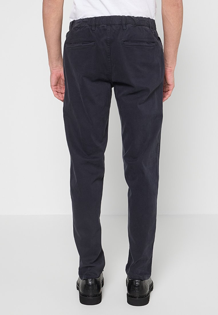 SLIM FIT Media 3