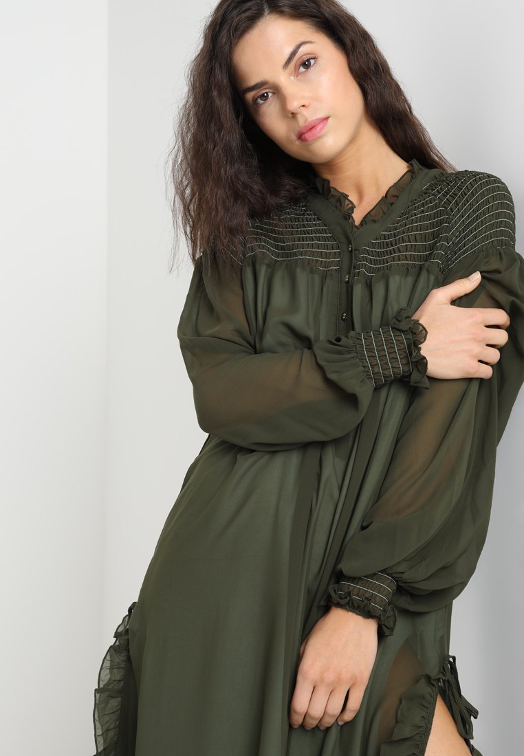 We are HAH STREET SWEEPER DRESS
