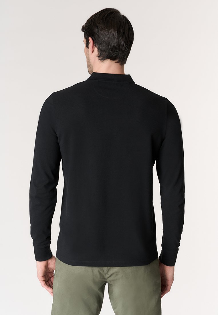 U.S. Polo Assn. SUM