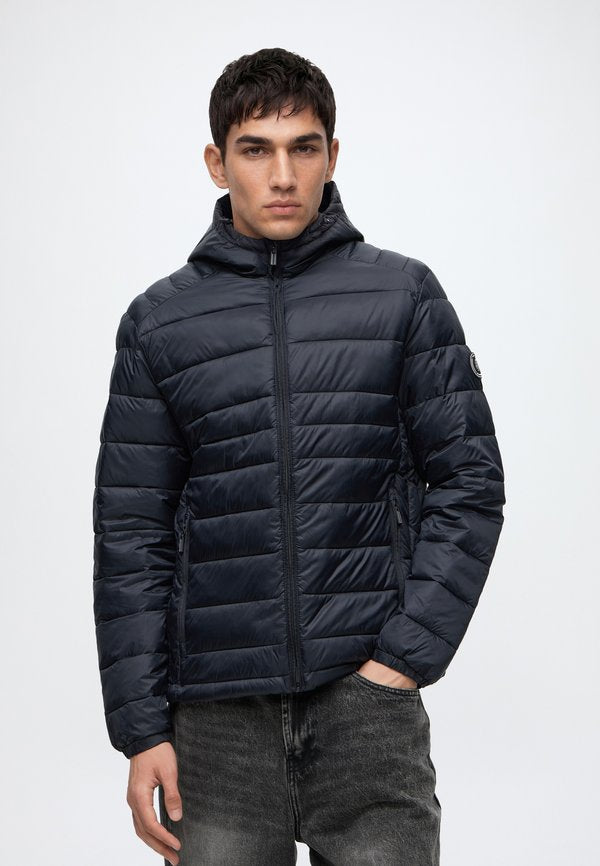 Jack & Jones JJEKINGSLEY LIGHT PUFFER HOOD NOOS - Winter jacket - black