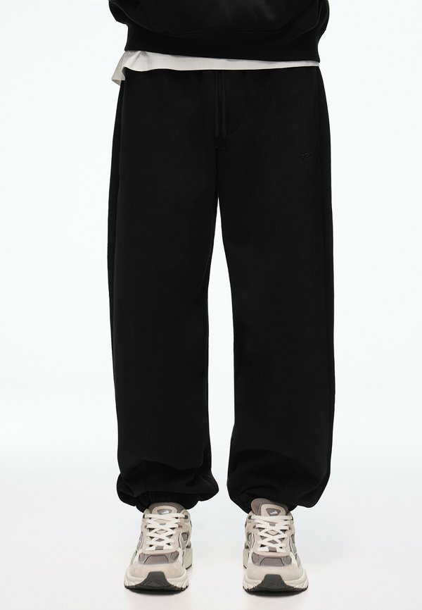 Bershka JOGGER - TRACKSUIT BOTTOMS - Tracksuit bottoms - black