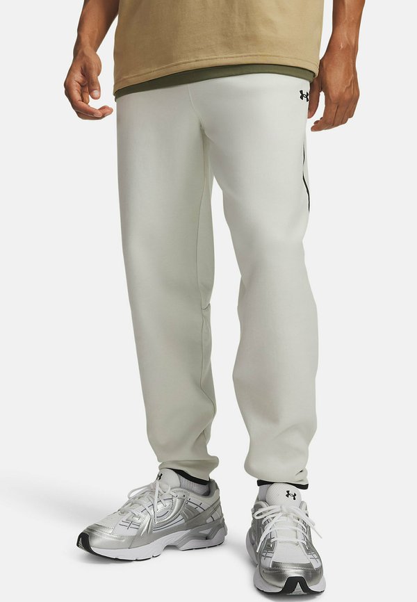 Under Armour UNSTOPPABLE FLEECE - Tracksuit bottoms - summit white