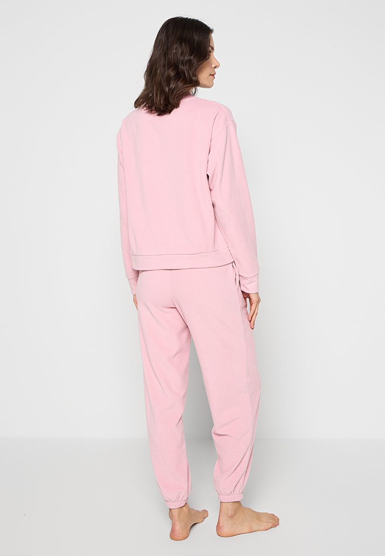 DKNY Loungewear