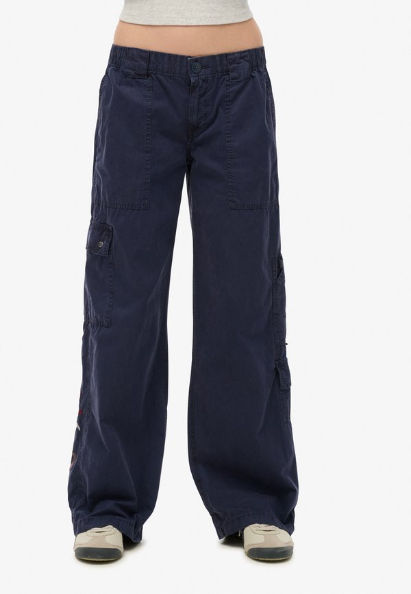 Superdry & Co EMBROIDERED - Cargo trousers - lauren navy