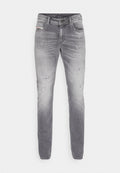 Graue Jeans aus Denim mit geradem Schnitt, die eine ausgewaschene Textur und zerschlissene Details an den Oberschenkeln aufweisen. Klassisches Fünf-Taschen-Design und Knopfverschluss.