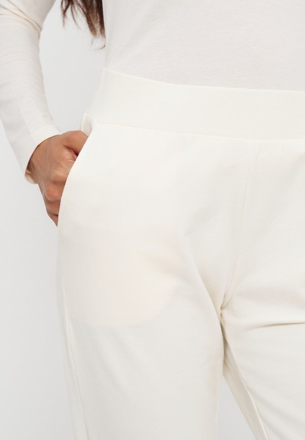 EA7 Emporio Armani