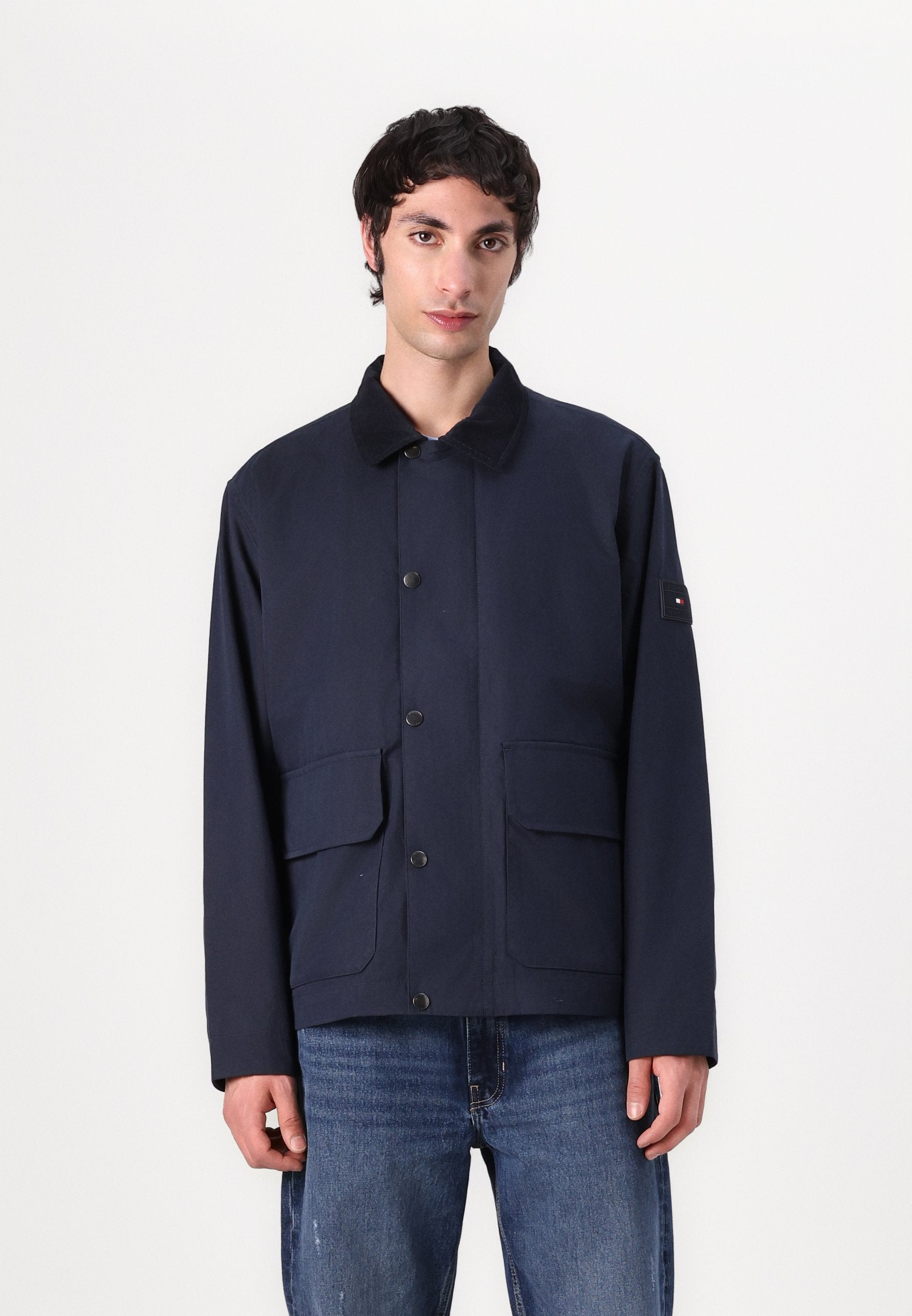 SHORT WALKING JACKET Media 3