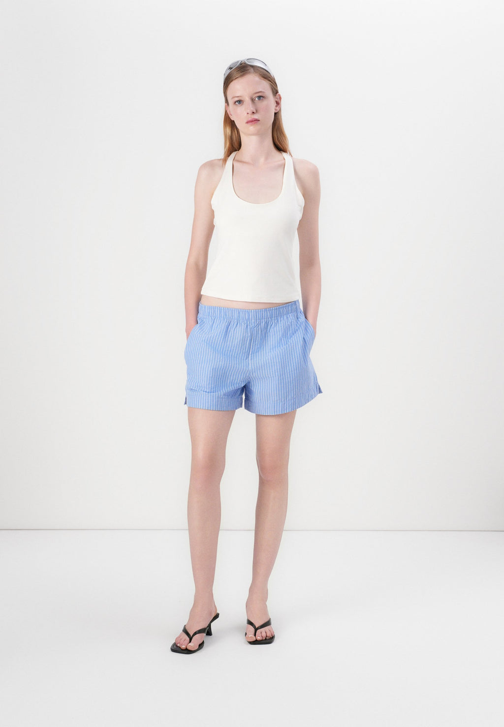 Abercrombie & Fitch PULL ON SHORT YELLOW STRIPE