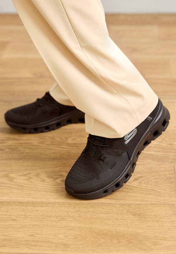 Skechers GLIDE STEP PRO - Trainers - black