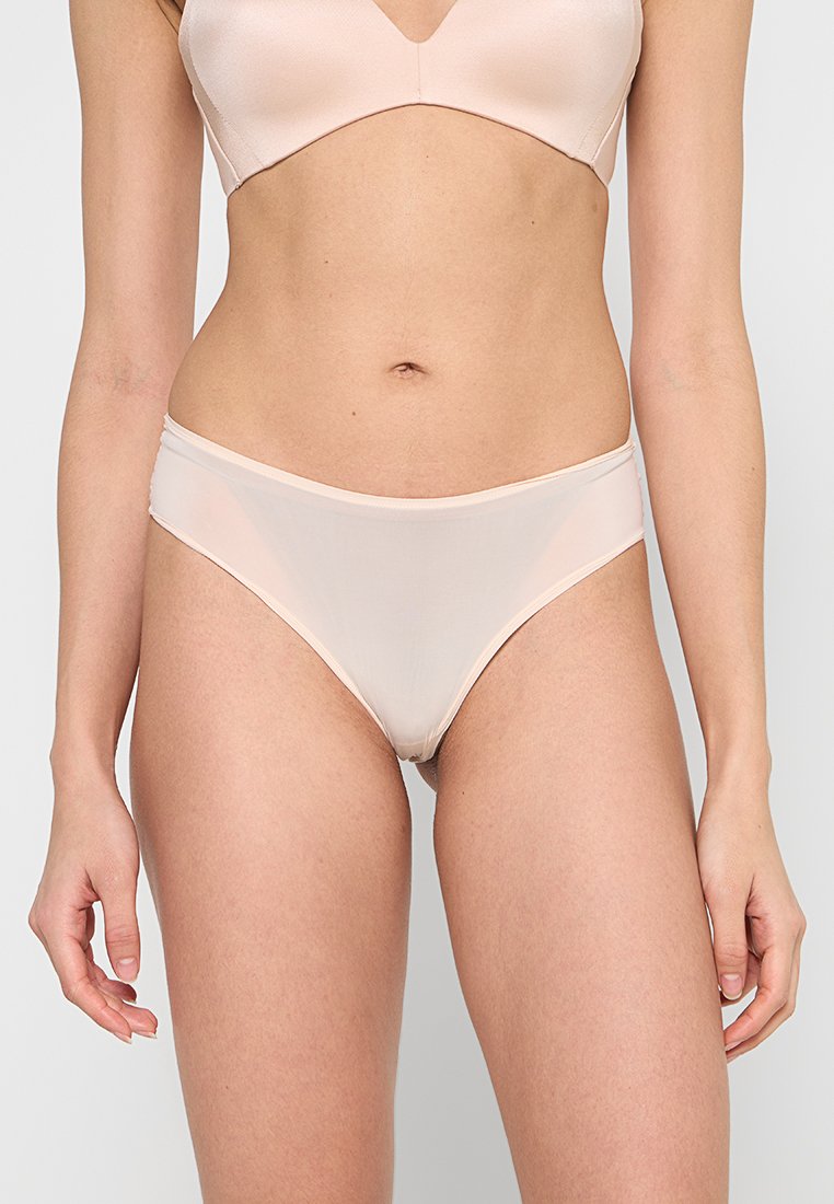 Fabletics FINE TOUCH