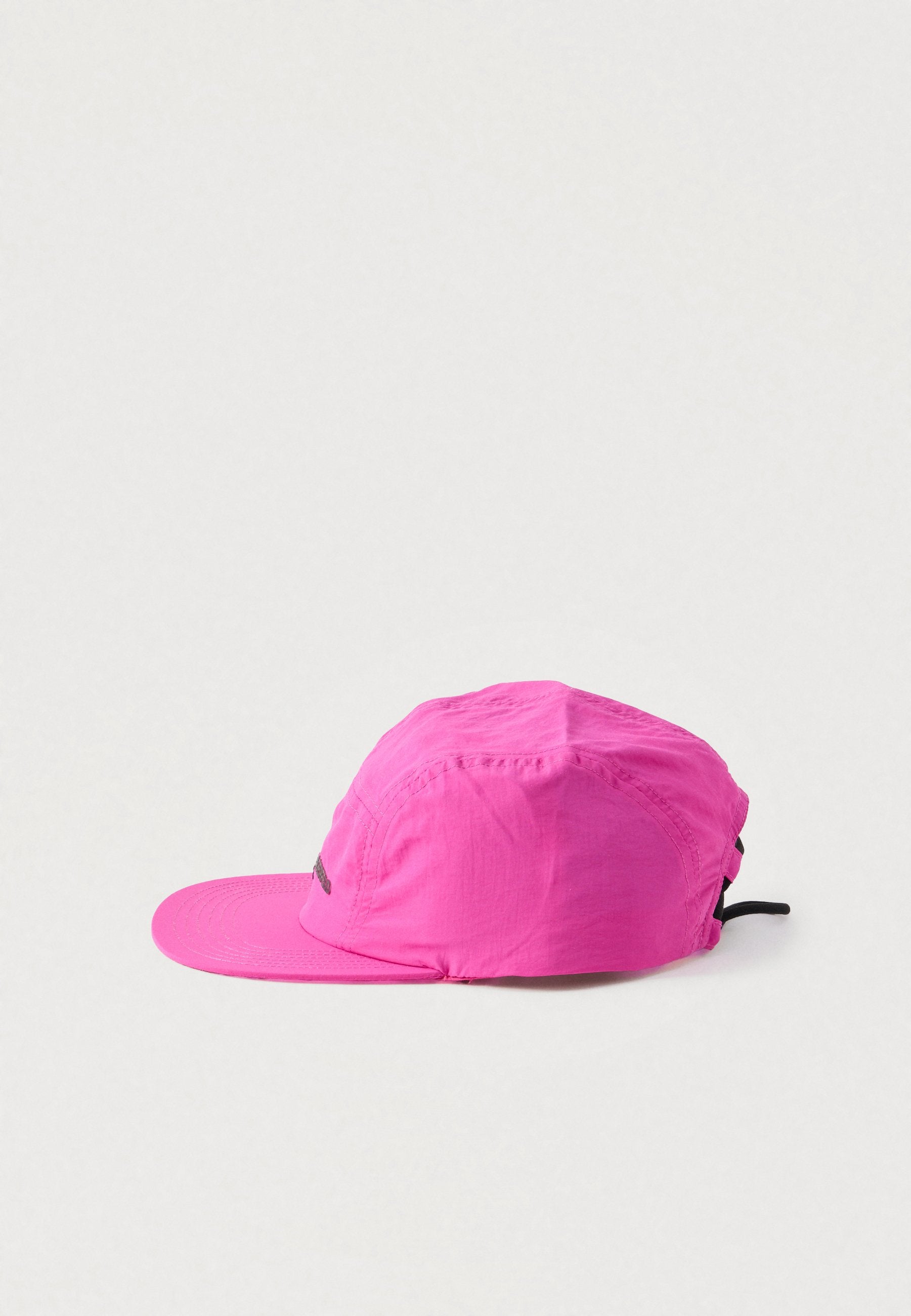UNISEX Media 3