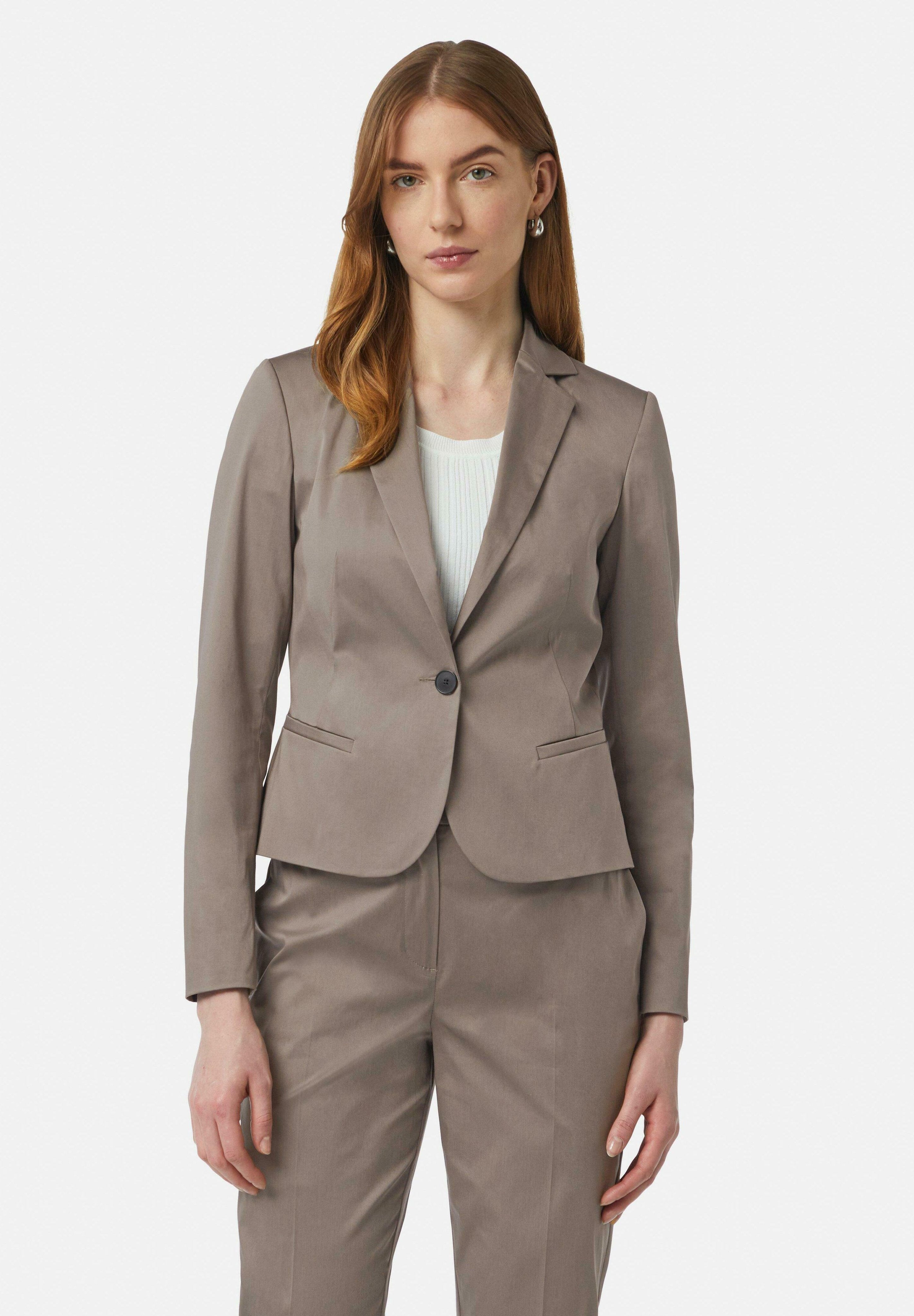 comma Blazer Media 3