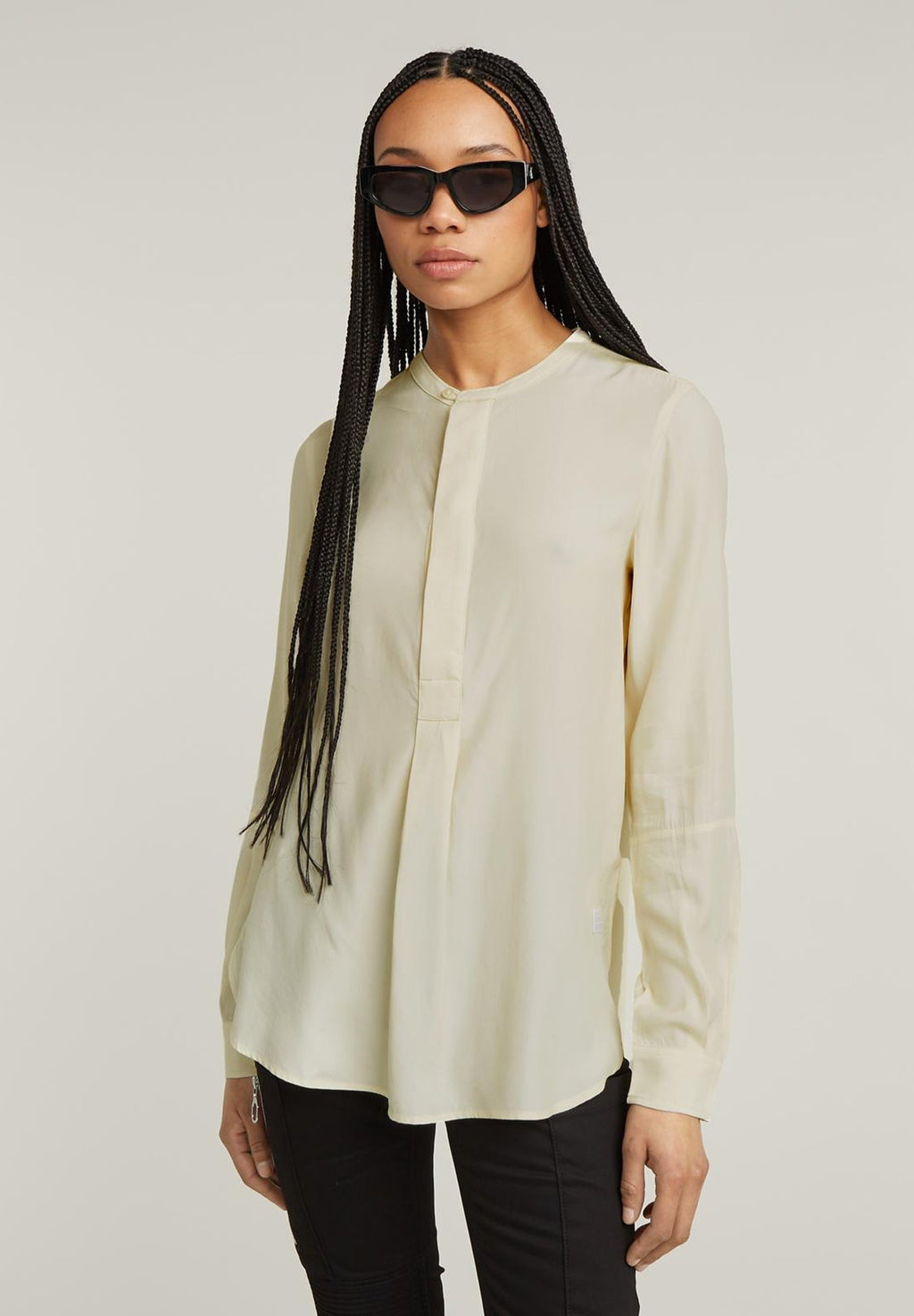 HALF PLACKET Media 3