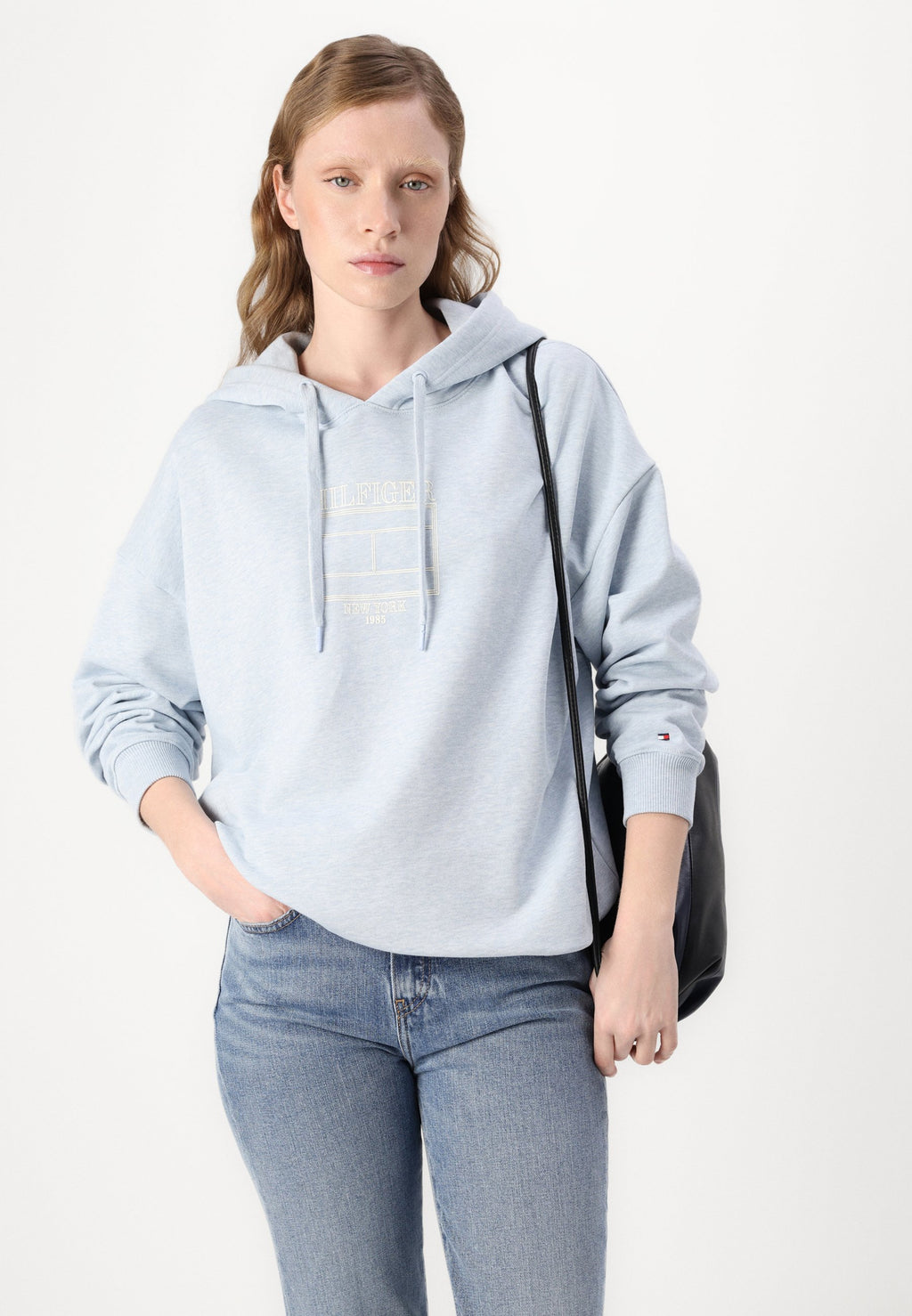 OUTLINE FLAG HOODIE Media 5