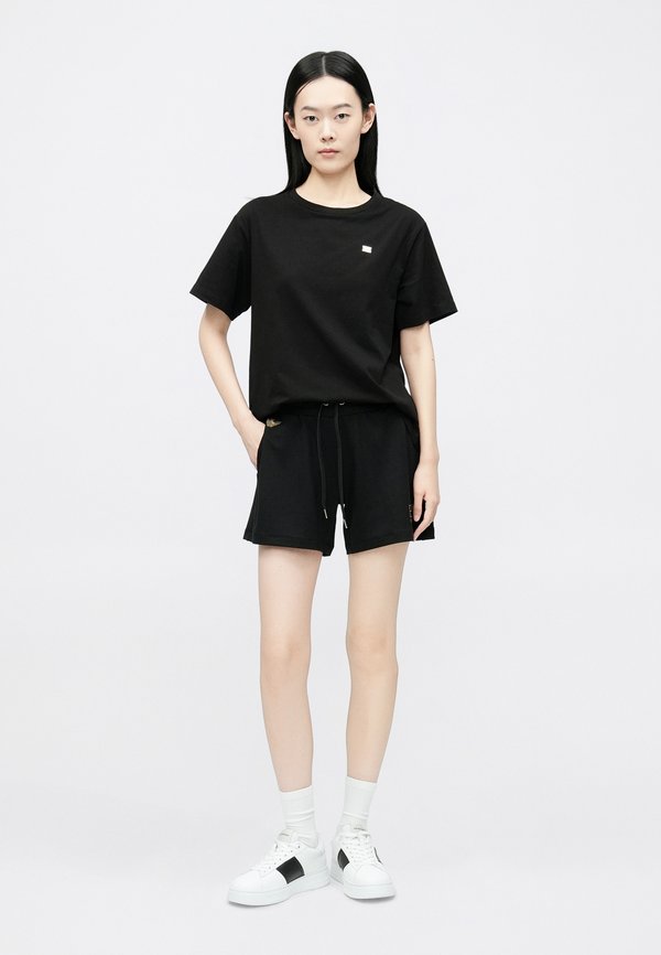 EA7 Emporio Armani