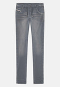 Graue Denim-Jeans im Slim-Fit-Stil, mit einem Zugbandbund, fünf Taschen und dezenten Verblassungen.