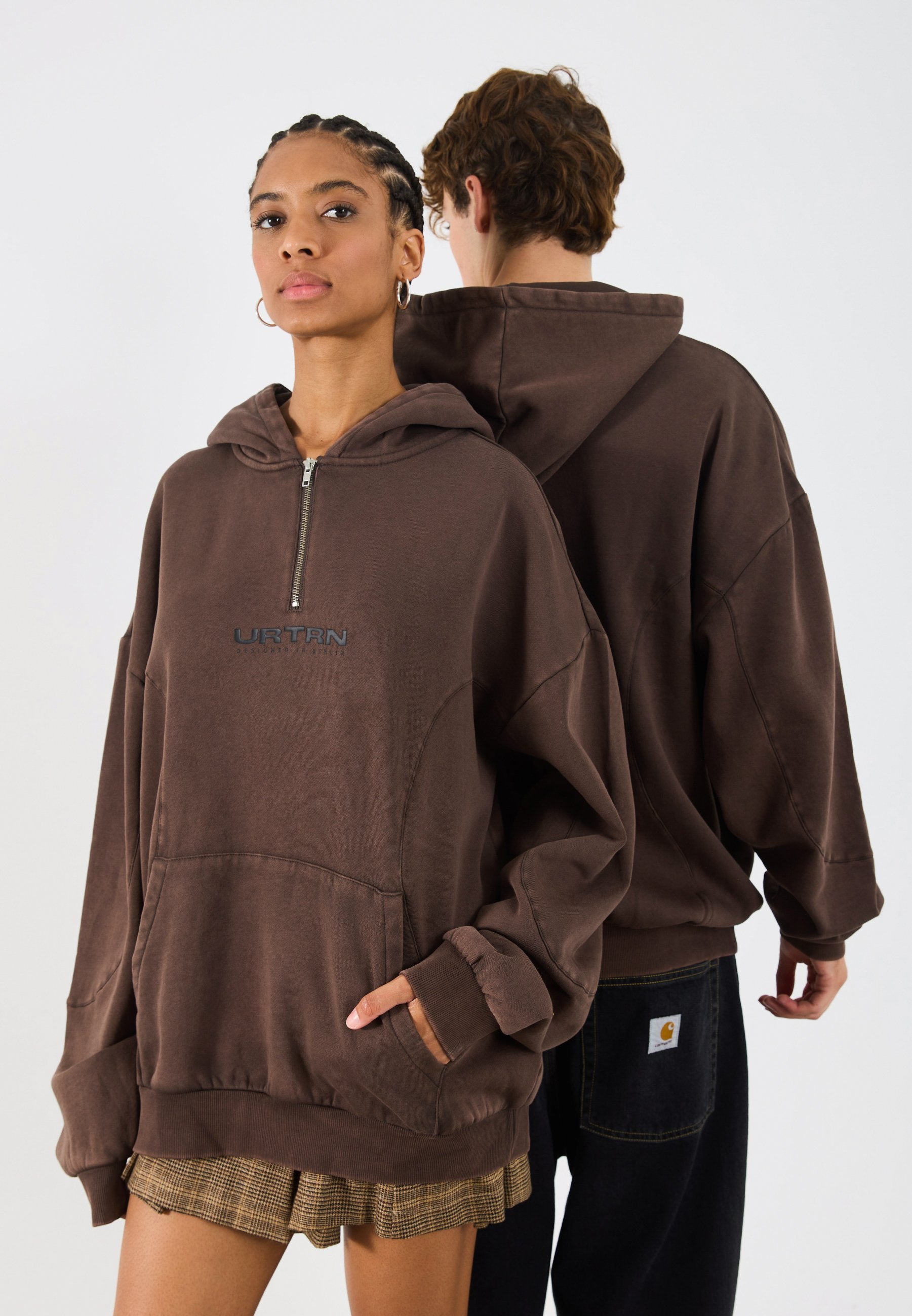 YOURTURN UNISEX RELAXED FIT CURVED HEM QUARTER-ZIP HOODIE
