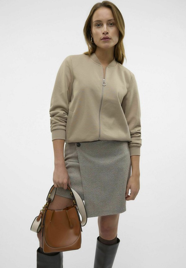 Vero Moda VMHARUKI Light - Zip-up sweatshirt - silver mink