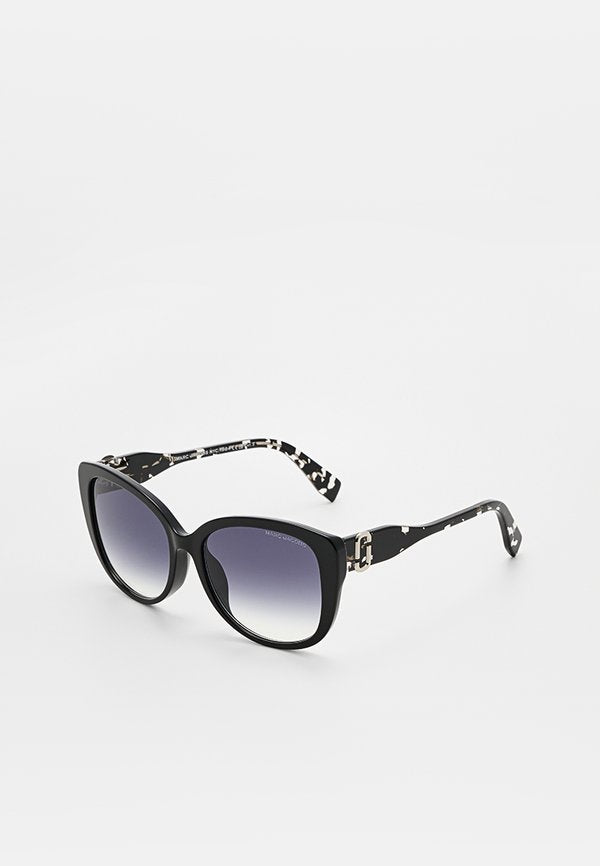 MARC JACOBS