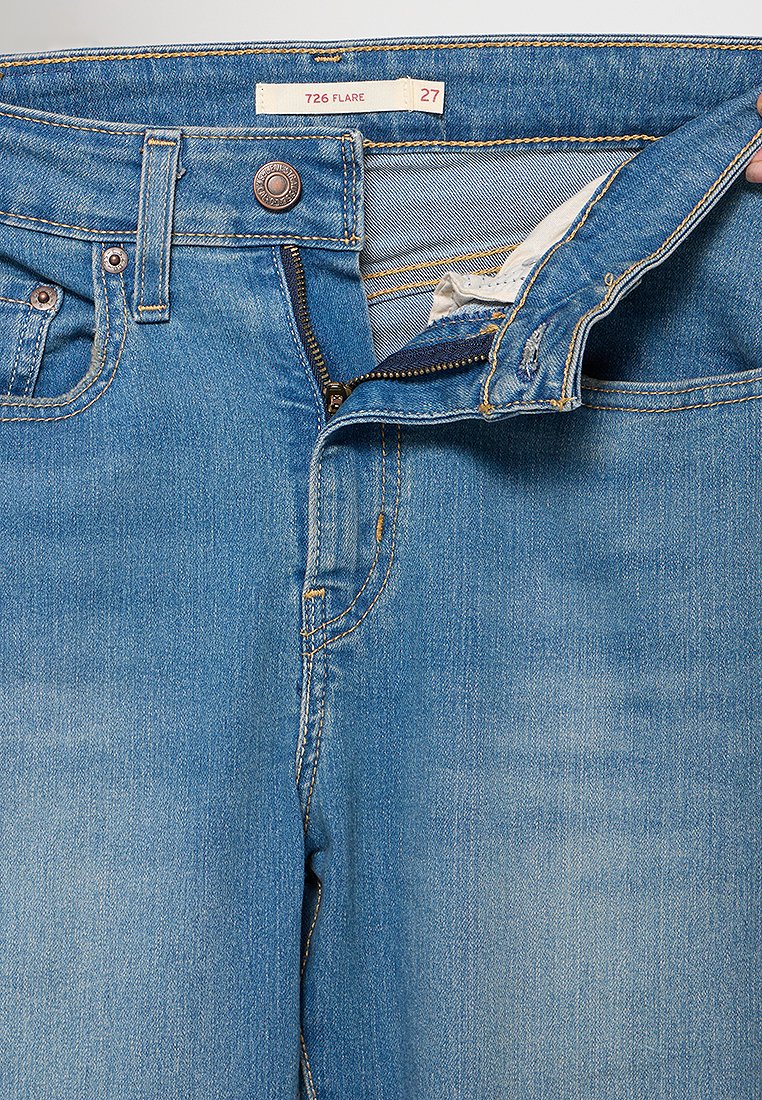 Levi's® 726® HIGH RISE FLARE