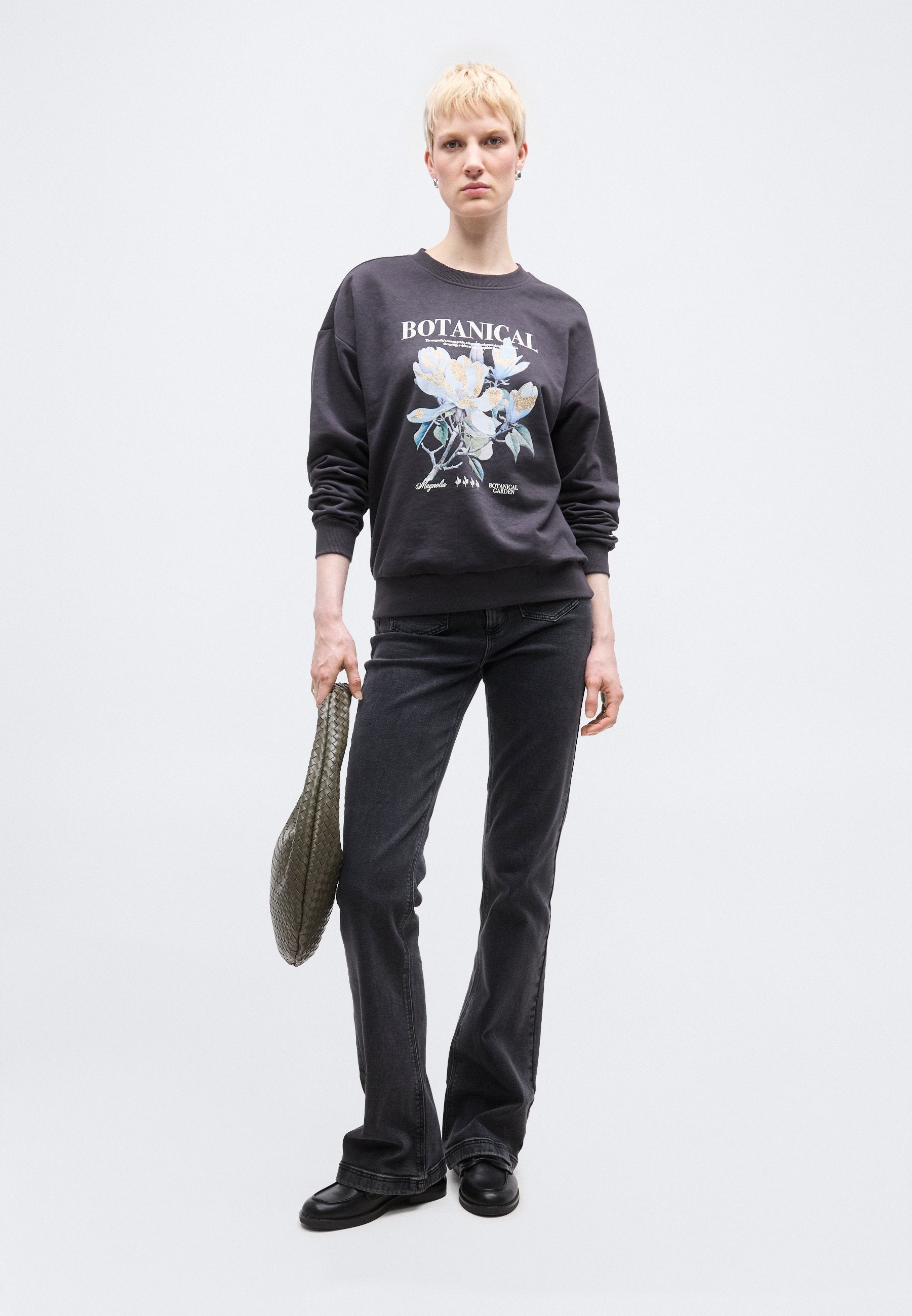 ONLFLEUR O NECK BOX Media 2