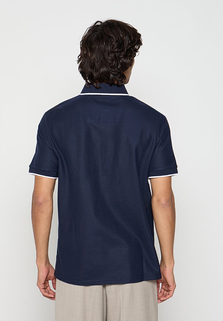 Nautica