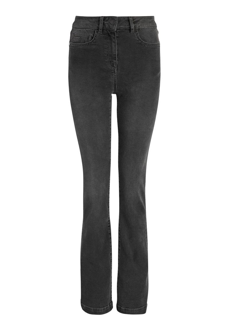 Schwarze, mittelhohe, gerade Jeans mit Front- und Gesäßtaschen, Gürtelschlaufen und Knopfverschluss.