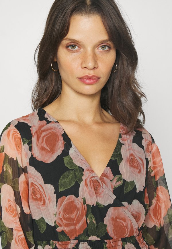 Vero Moda Petite VMPHILINE V NECK DRESS