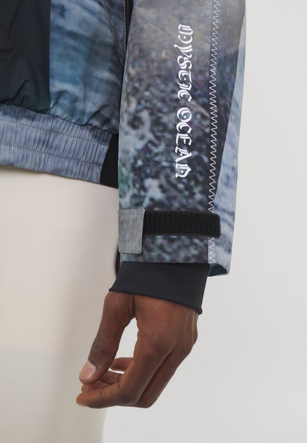 EA7 Emporio Armani