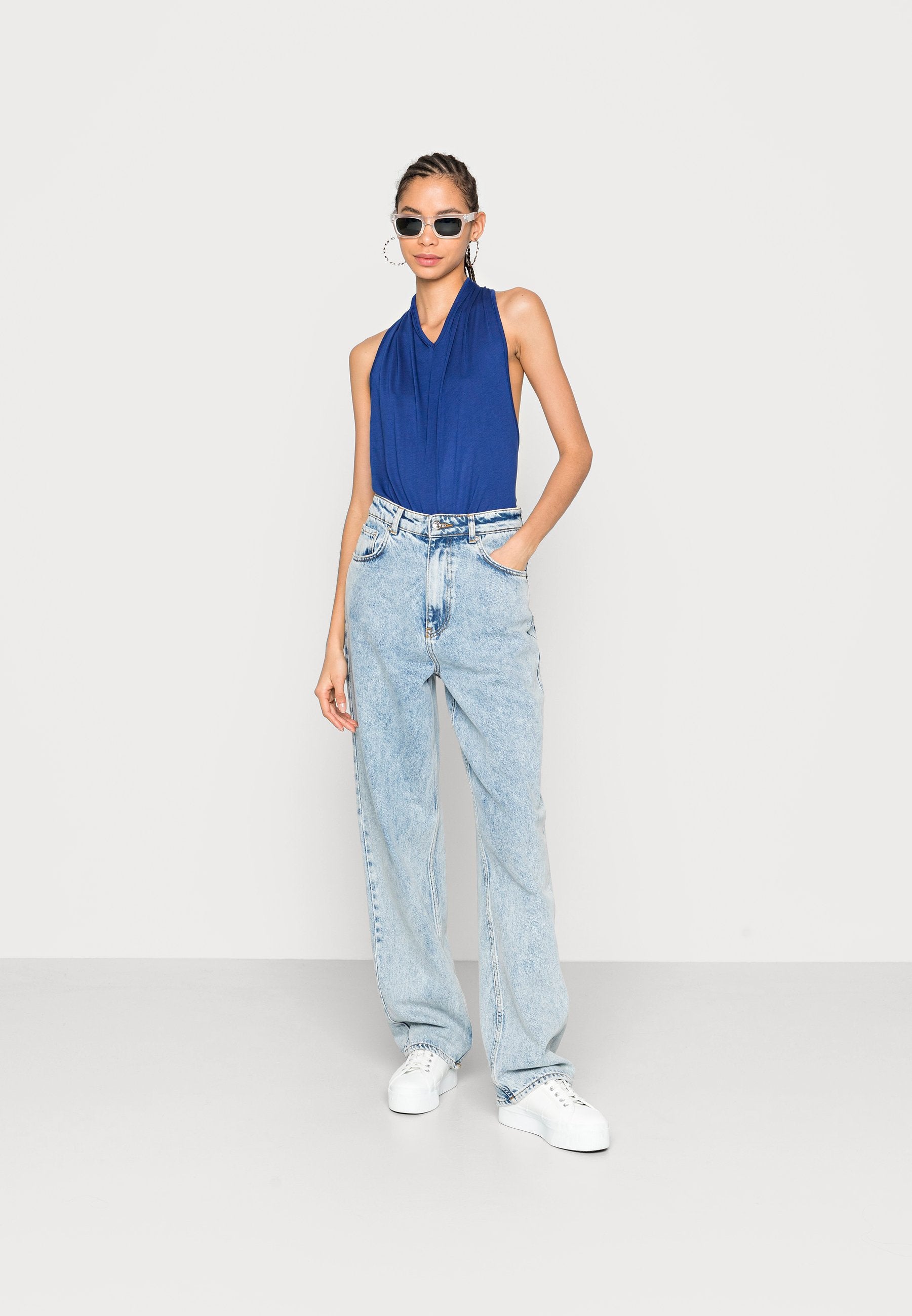 NU-IN TWISTED HALTERNECK