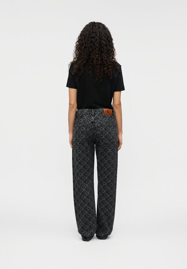 Calvin Klein Jeans SIGNATURE 90S BLACK