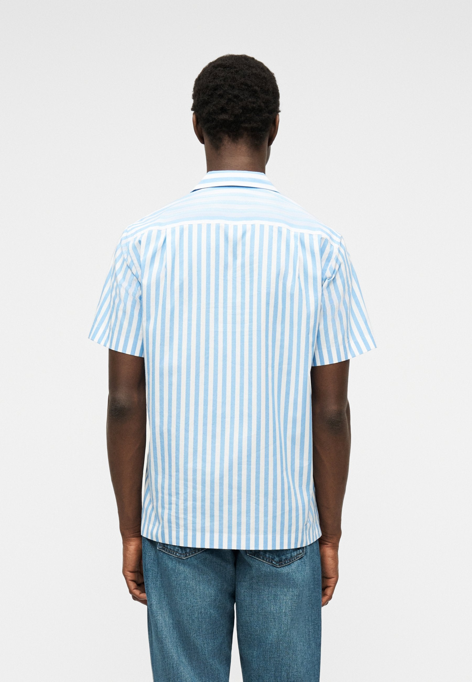 REGULAR FIT PAPER TOUCH SHORT SLEEVE SHIRT Media 4