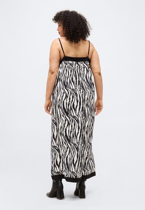 Vero Moda Curve VMCDENISE ANKLE DRESS