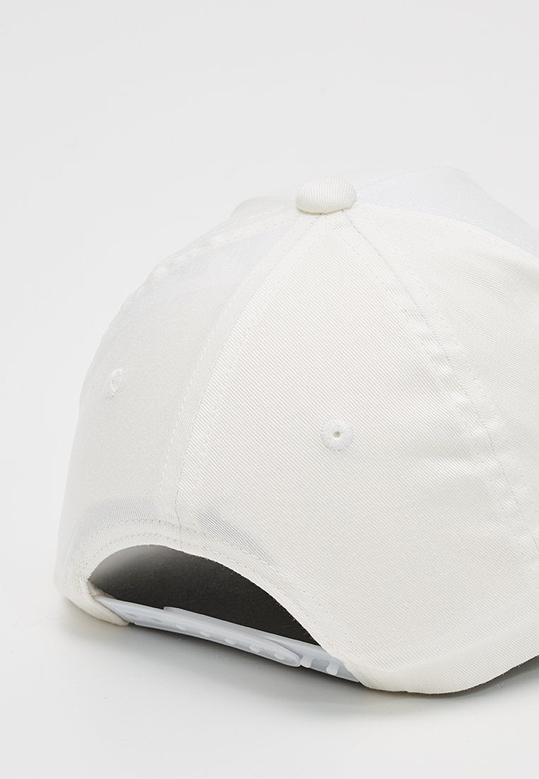Armani Exchange Cap Media 4