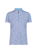 Kurzarm-Zip-Hals-Top in Hellblau mit horizontalen mehrfarbigen Streifen. Glatte Textur, moderne Passform und minimalistisches Design.