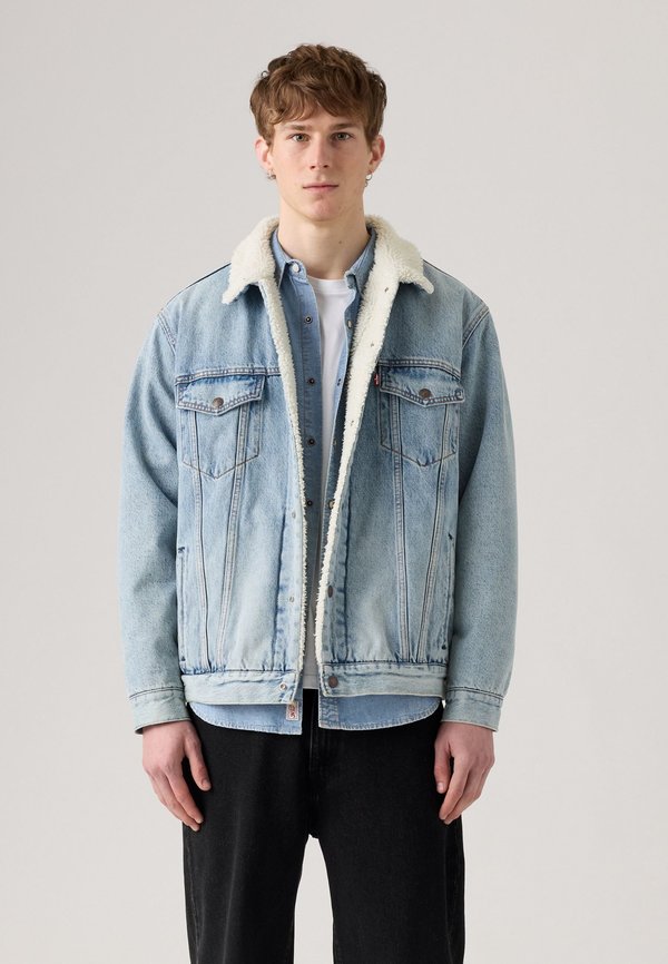 Levi's® RELAXED FIT