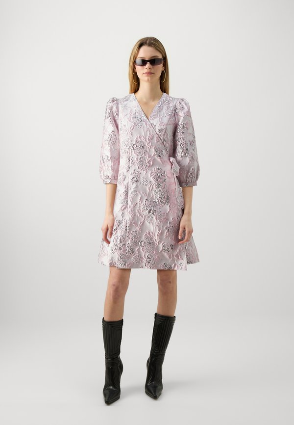 Selected Wrap floral jacquard